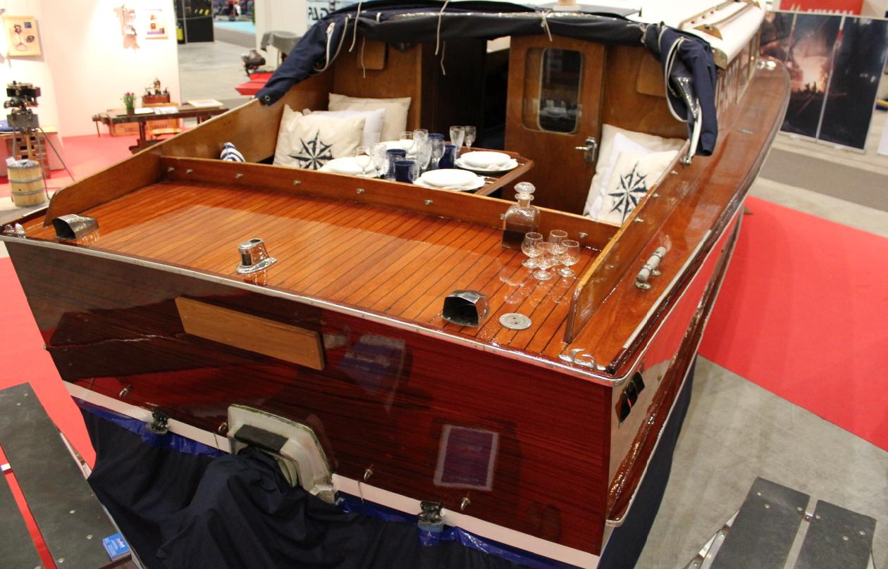 [Bastu-Fia Kr�k� Salongsb�t 1965 -salonkivene, Vene B�t 2012 -venemessut Helsinki]