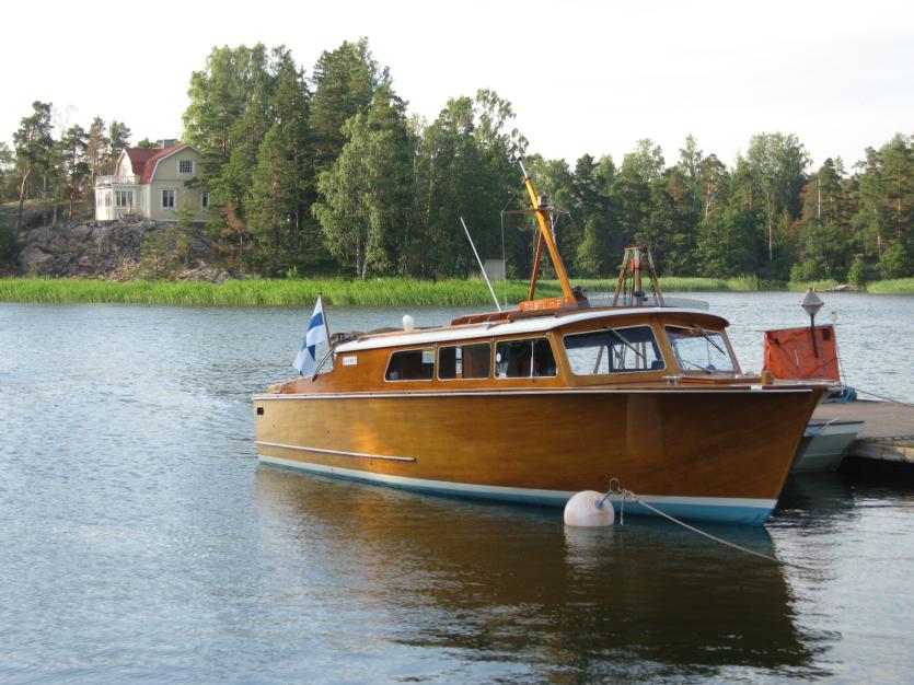 [Visiting Mahogany Yachting Society]