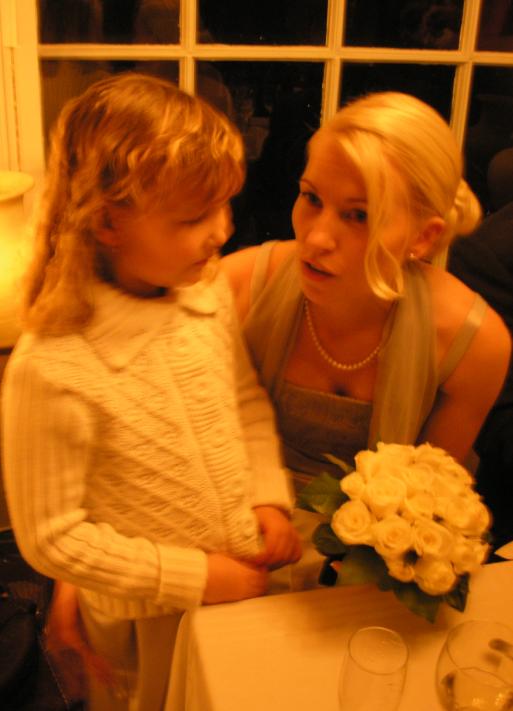 [Morsiusneito Elinan kanssa]